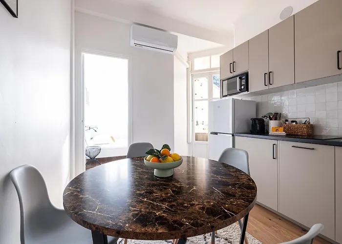 Lovely 2 Bdr Harbor Appartement Nice