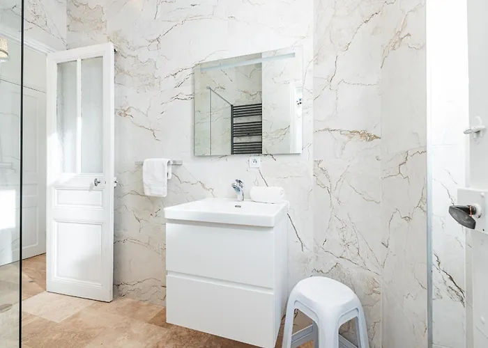 Lovely 2 Bdr Harbor Appartement Nice