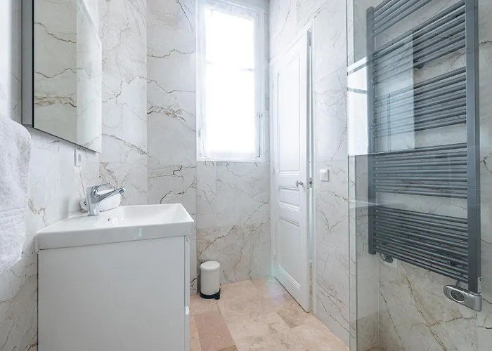 Lovely 2 Bdr Harbor Appartement