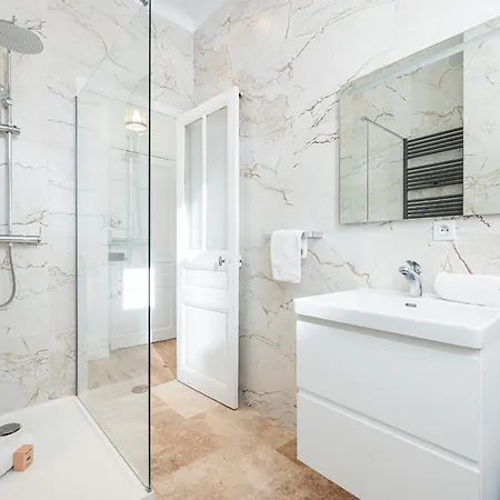 Lovely 2 Bdr Harbor Nicea