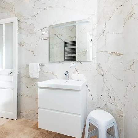 Lovely 2 Bdr Harbor Apartament Nicea