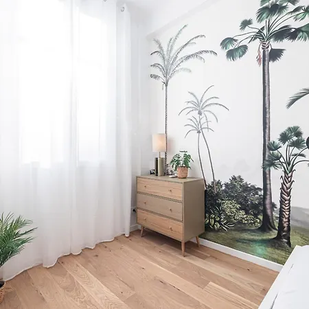 Lovely 2 Bdr Harbor Apartment Nizza
