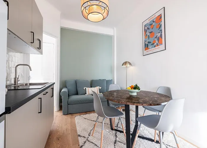 Lovely 2 Bdr Harbor Appartamento Nizza